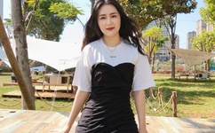 韩国三级巜双乳紧扣的肉体市场